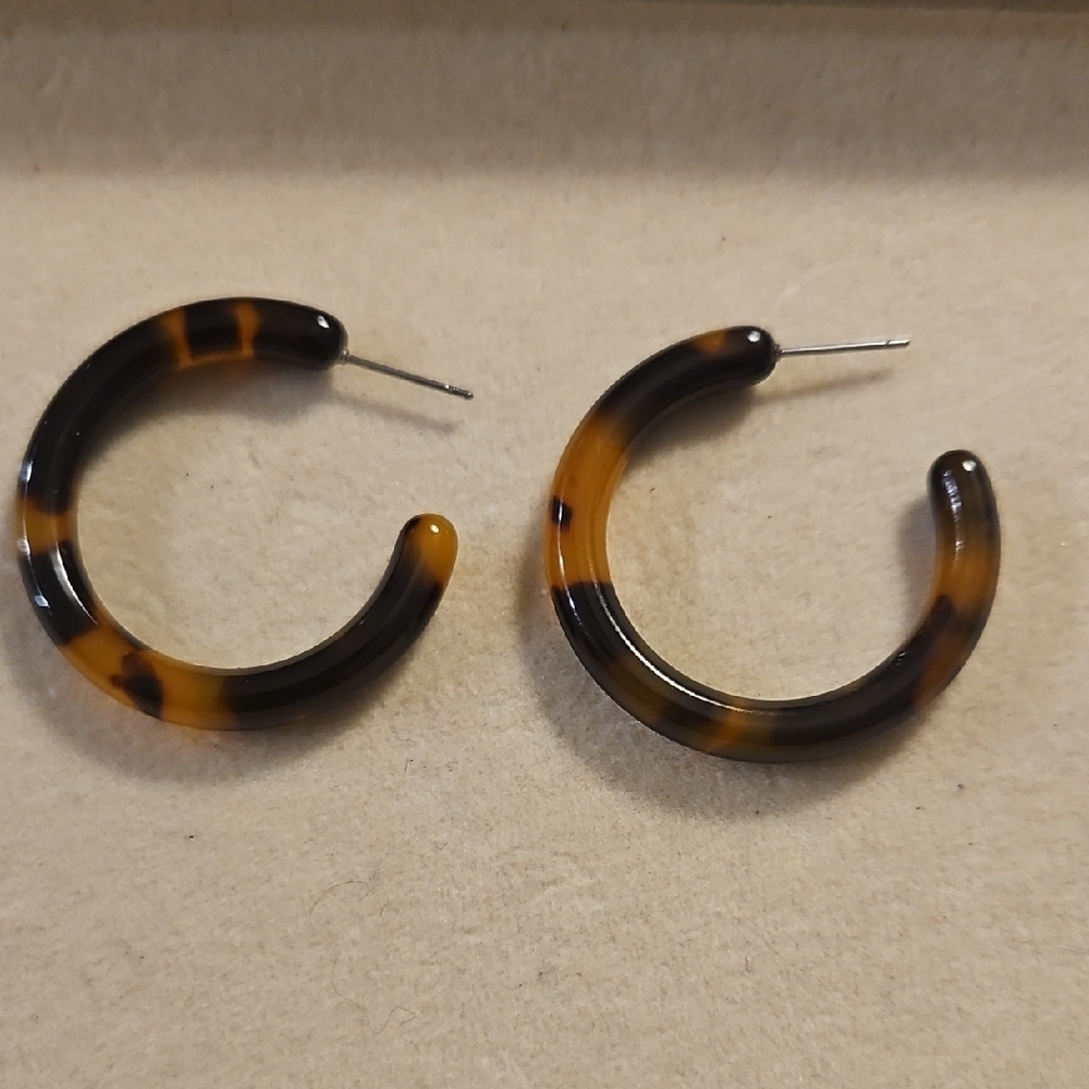 Tortoise Shell Hoop Earrings